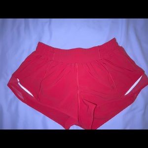 Lululemon Hotty Hot Low Rise Short 2.5” (size 6, fits more like a 4)